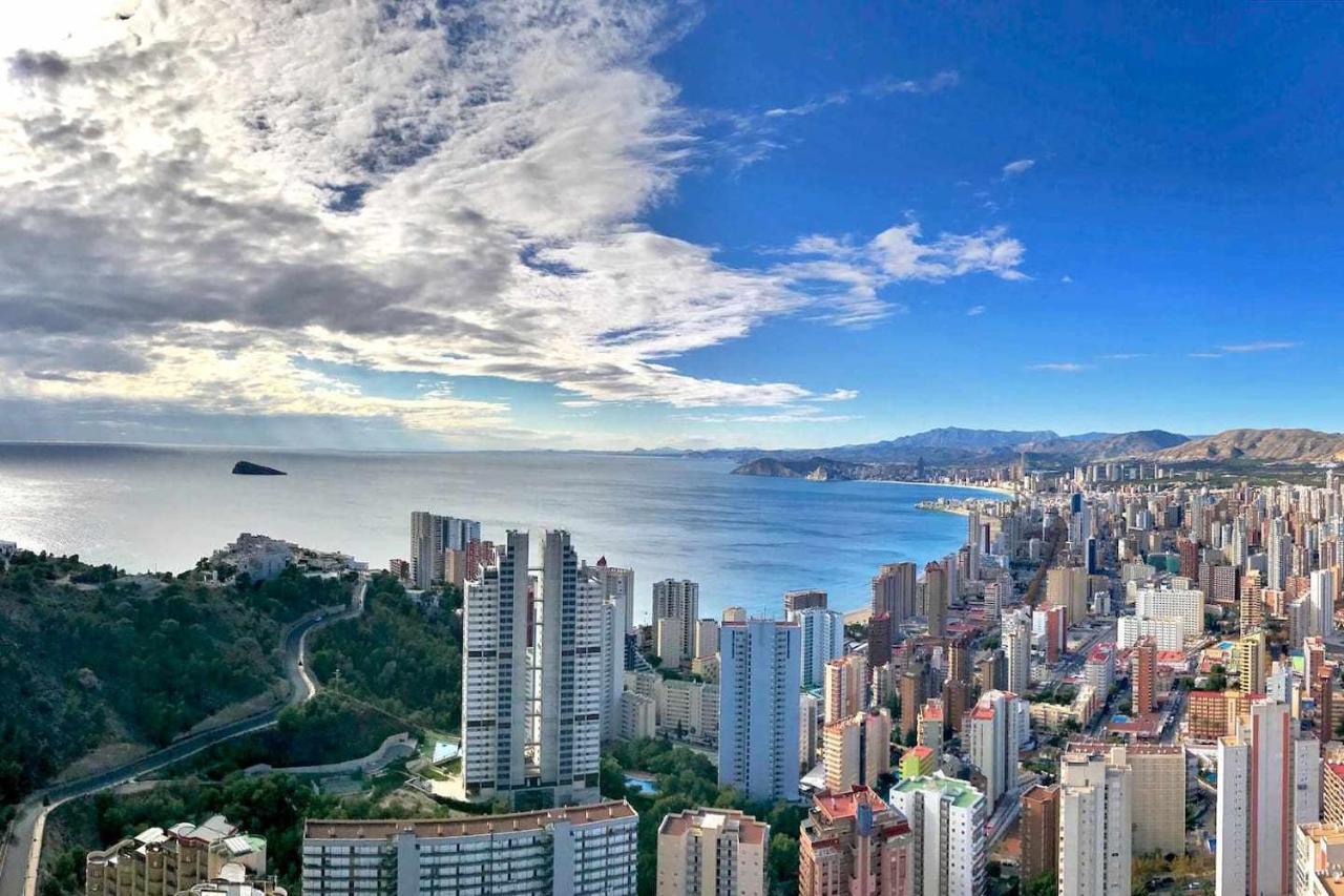 High Rise Apartment On The 39Th Floor With Private Terrace And Sea Views Benidorm Exterior photo